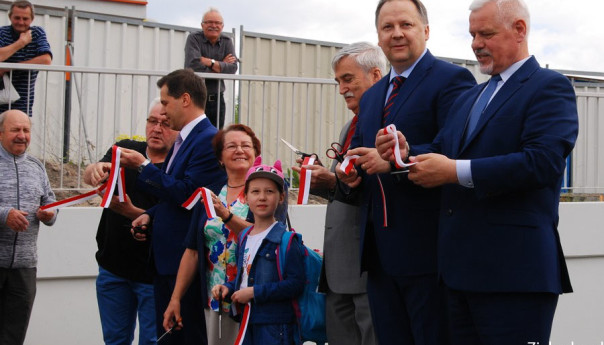 Każdy chce otworzyć tunel