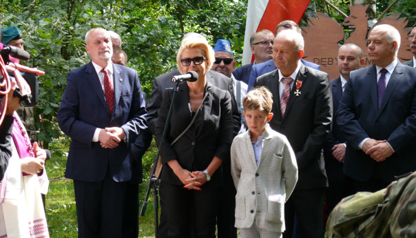 Nowe popiersia w Ossowie