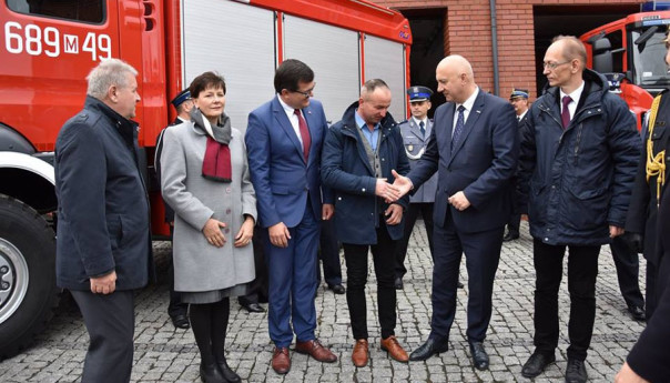 W szeregu z politycznym notablem