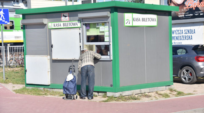 Zamkną kasy biletowe?